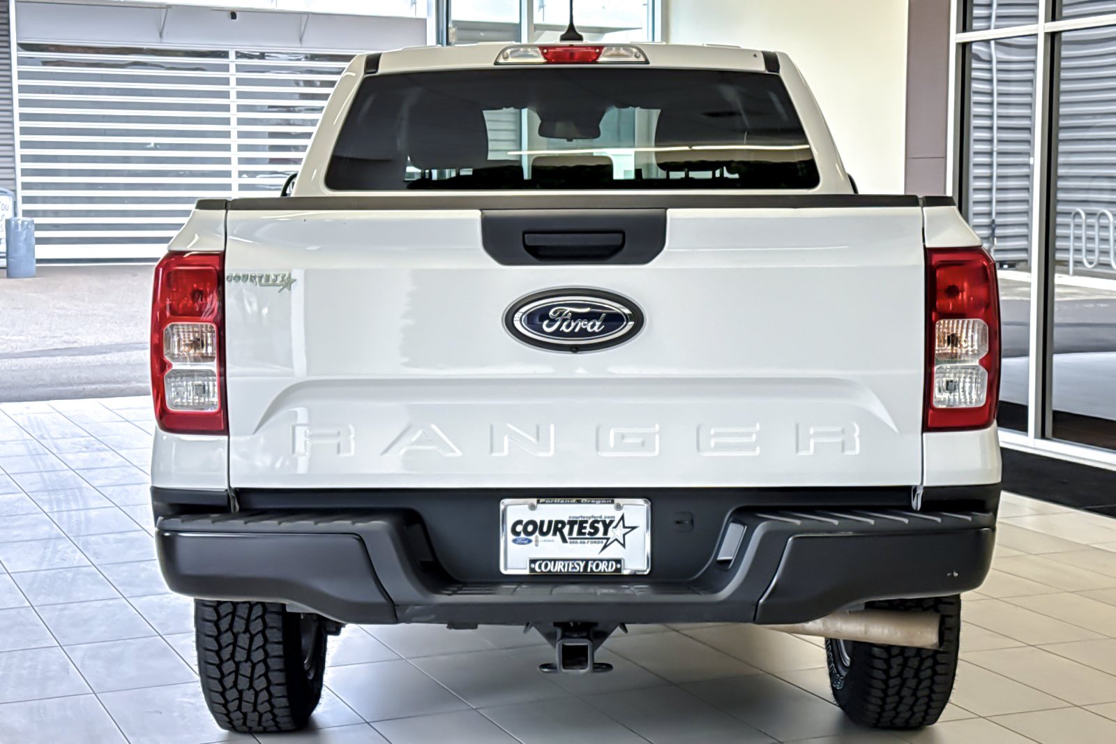 Certified Used 2025 Oxford White Ford XL image 5