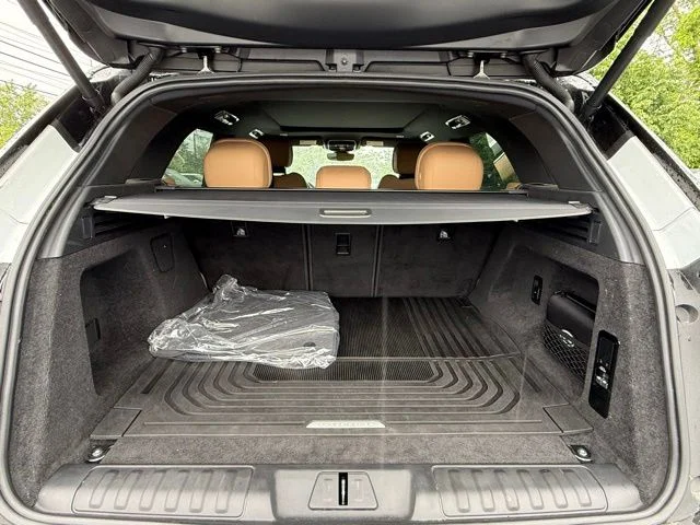 Certified Used 2024 White Land Rover SE image 54