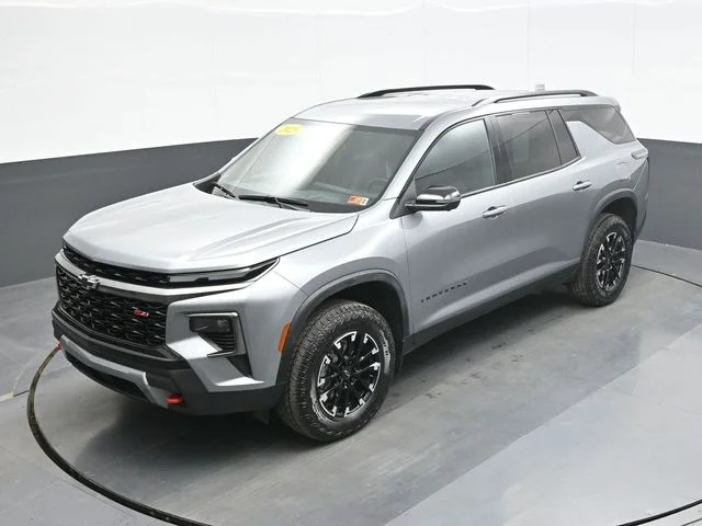 Used 2025 Gray Chevrolet Z71 image 13
