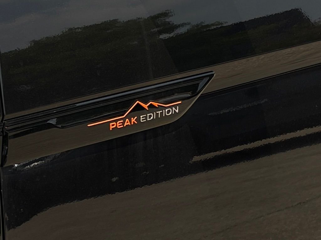 New 2026 Deep Black Pearl Volkswagen 2.0T Peak Edition image 6