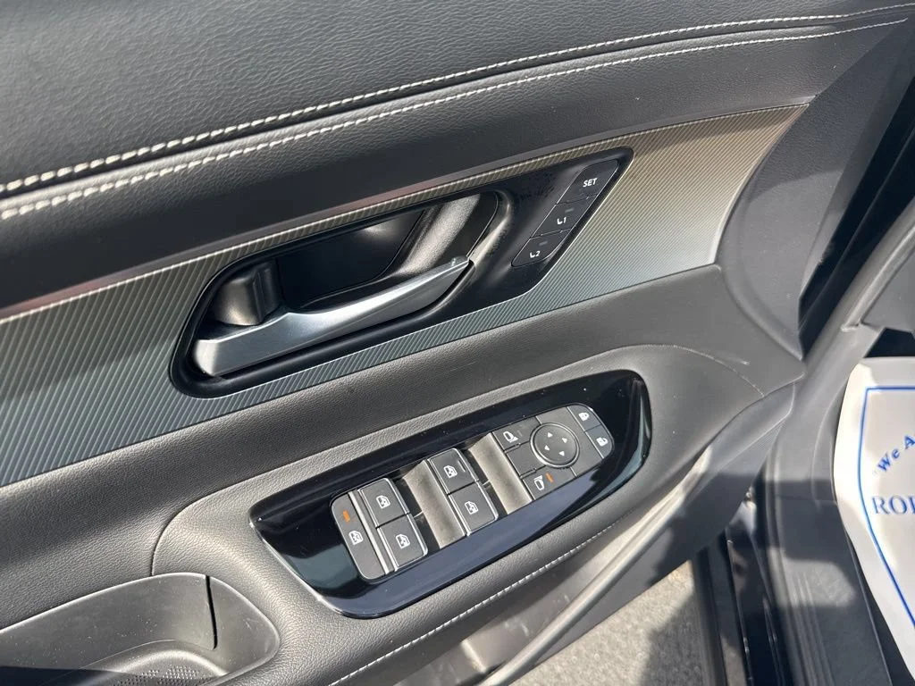 Used 2025 Black Nissan SL image 17