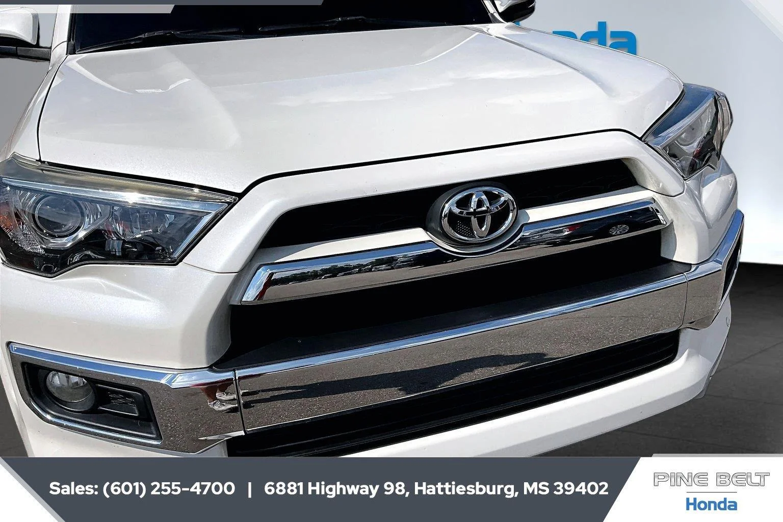 Used 2018 Blizzard Pearl Toyota Limited image 22