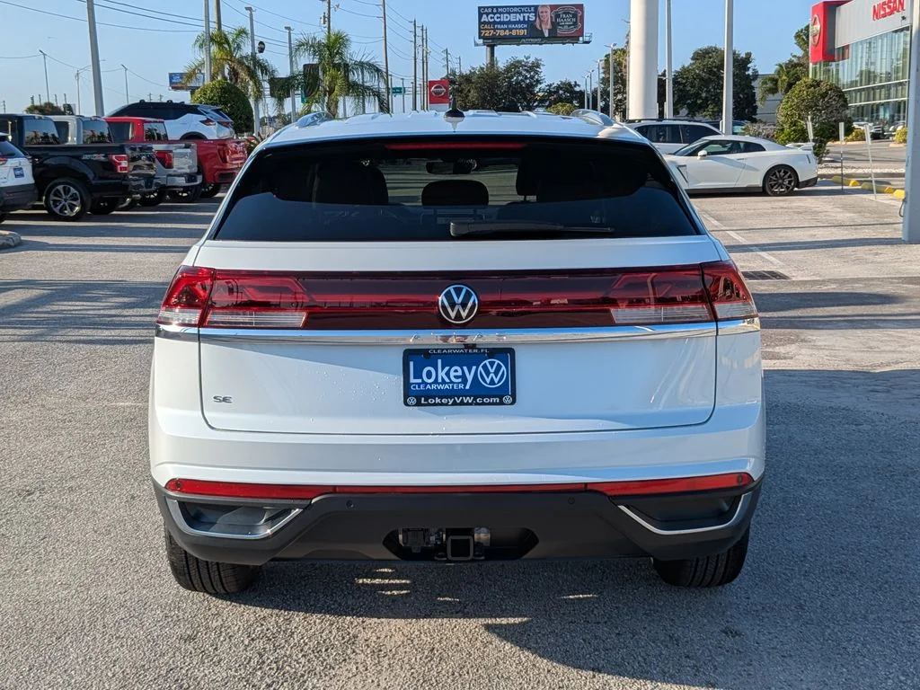 New 2026 White/off-white Volkswagen SE w/Technology image 5