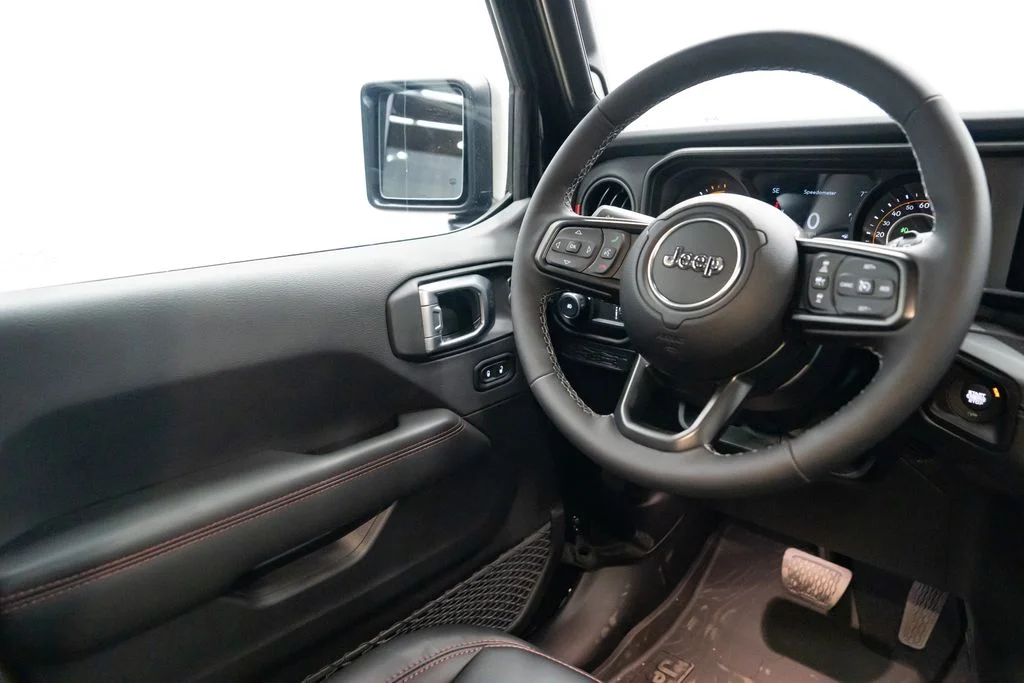 New 2026 Black Clear-Coat Exterior Paint Jeep Rubicon X image 11