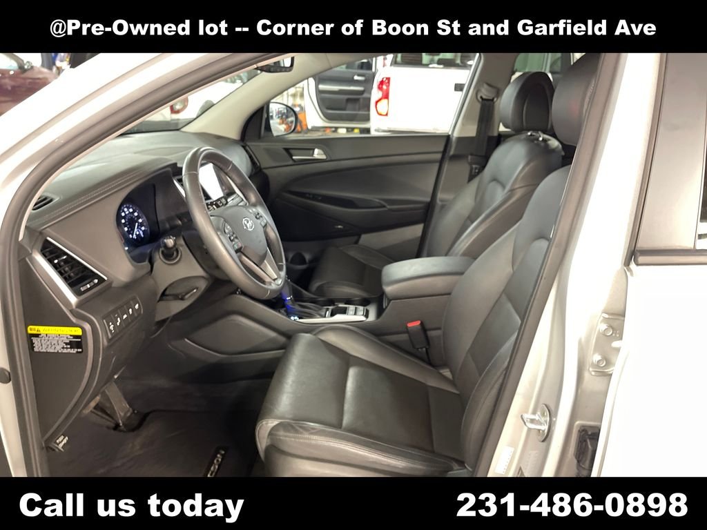 Used 2017 Silver Hyundai Limited image 14