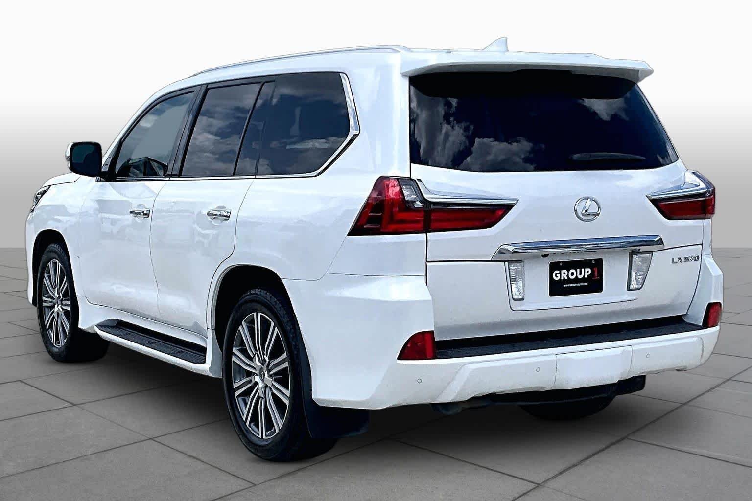 Used 2017 Starfire Pearl Lexus  image 11