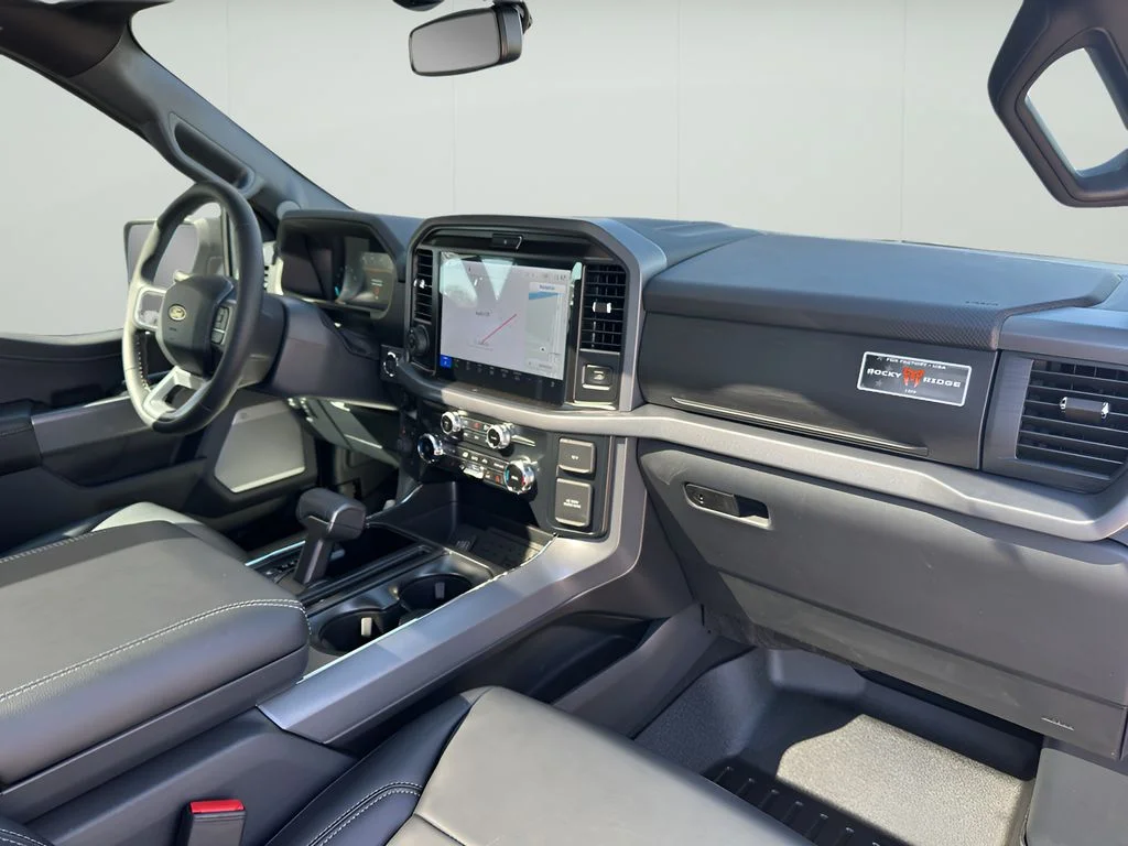 New 2026 Carbonized Gray Metallic Ford XLT image 29