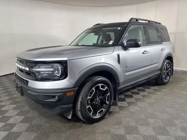 Used 2023 Silver Metallic Ford Outer Banks image 8