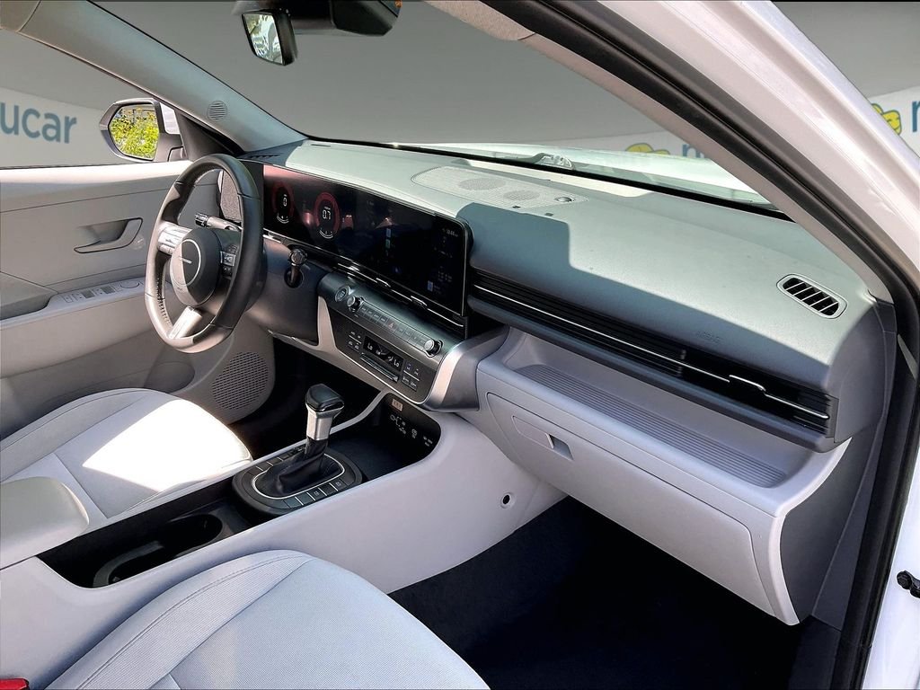 Used 2025 Atlas White Hyundai SEL image 14
