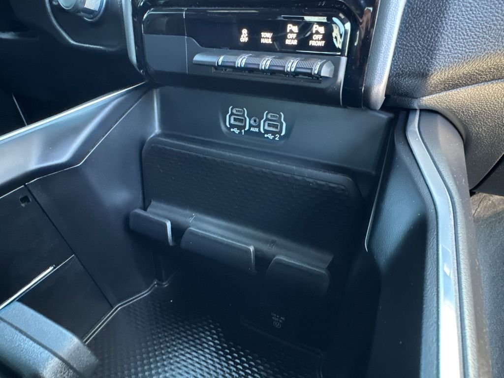 Used 2023 White Ram Laramie image 18