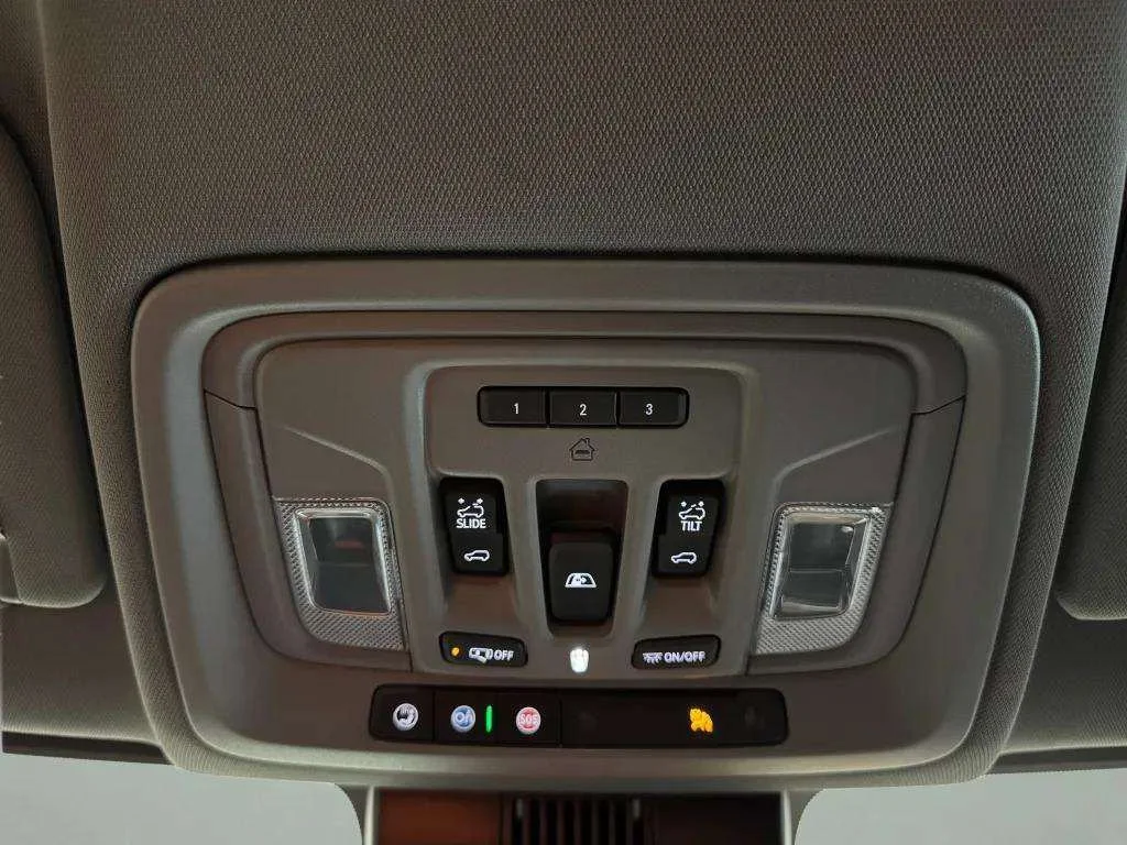 Used 2024 Onyx Black GMC Elevation image 24
