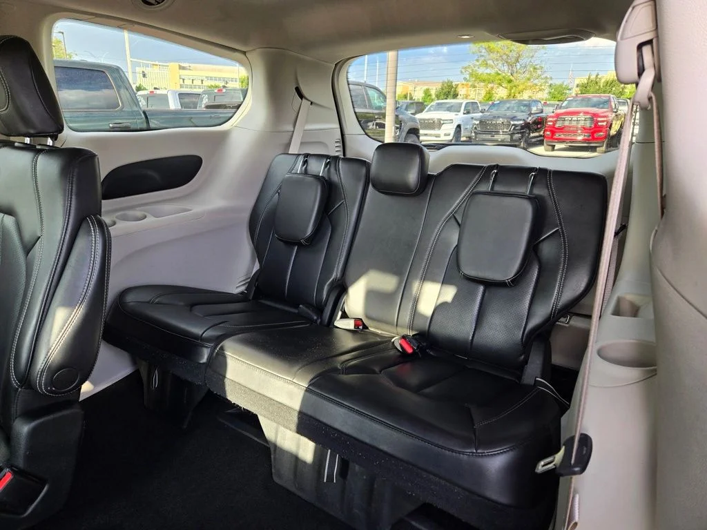 Used 2023 Black Chrysler Touring L image 28