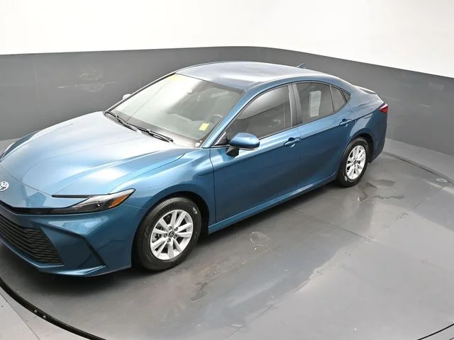 Used 2026  Toyota LE image 41