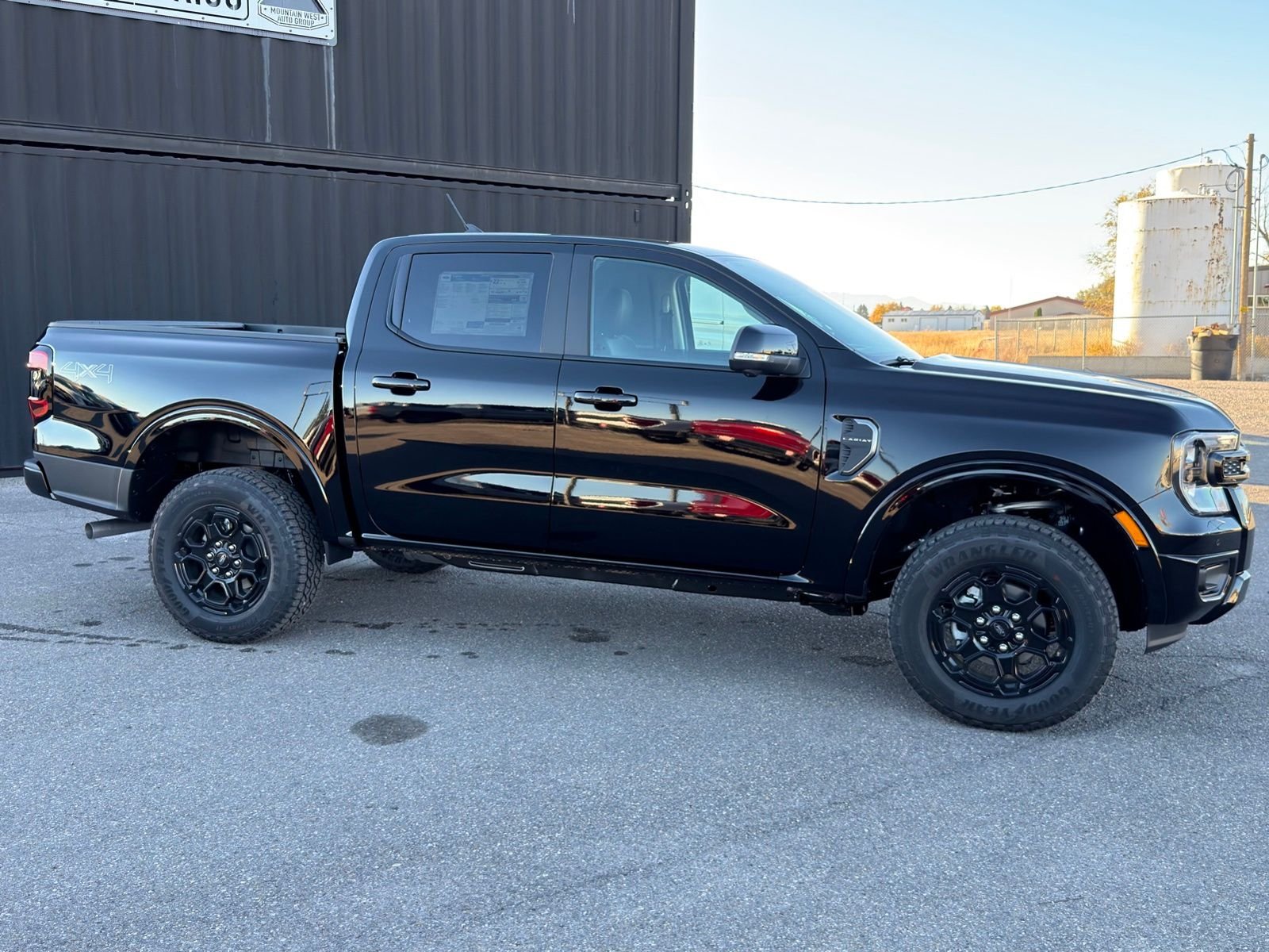 View vehicle photo 5
