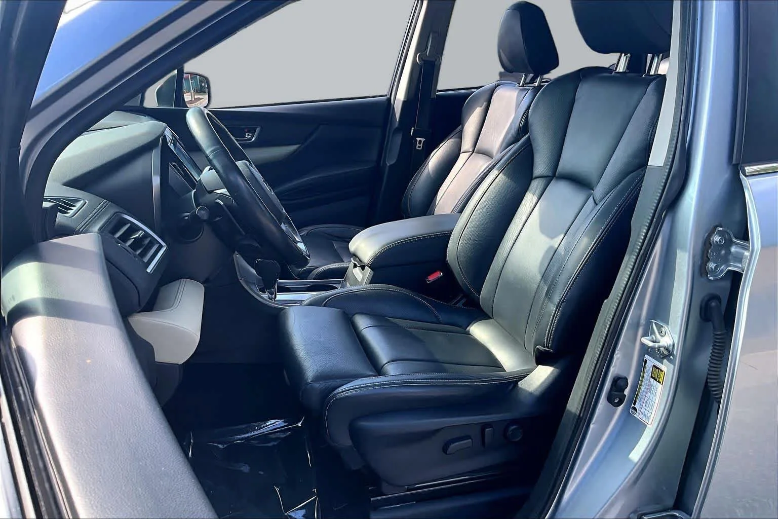 Used 2022 Ice Silver Metallic Subaru Limited image 8