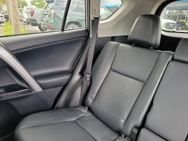 2017 Toyota RAV4 Limited - Photo 10