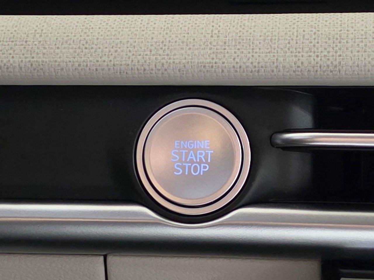 New 2026 Shimmering Silver Hyundai SEL Premium FWD image 30