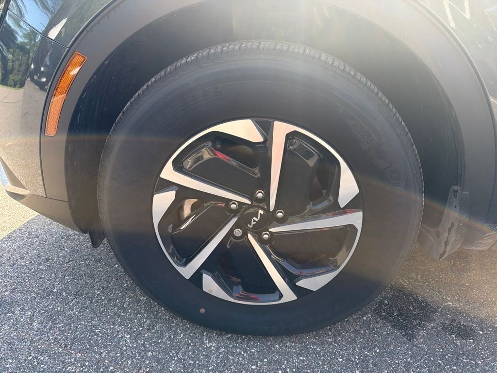 Certified Used 2025 Gray Kia LX image 26