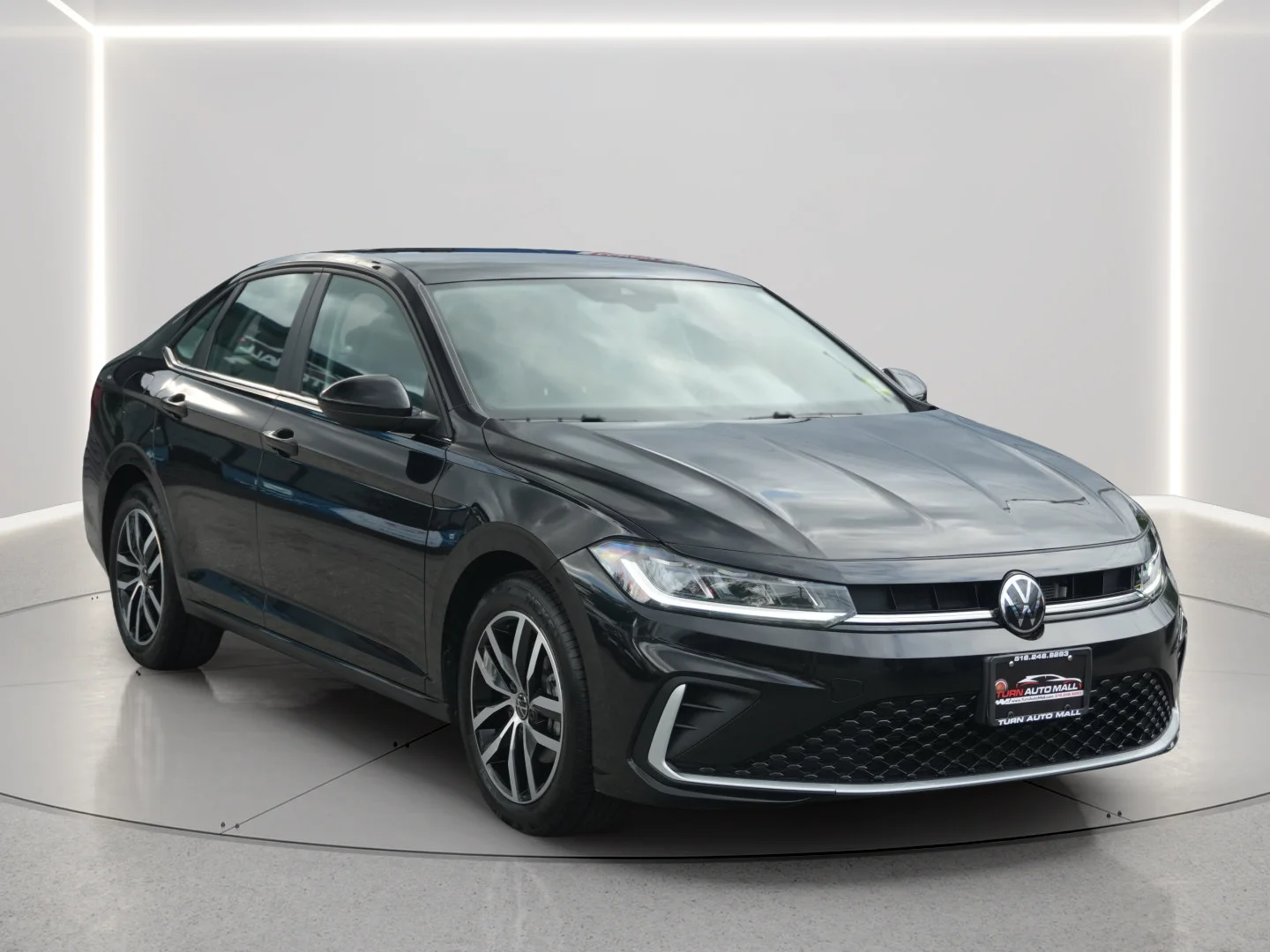 Used 2025 Deep Black Pearl Volkswagen SE image 7