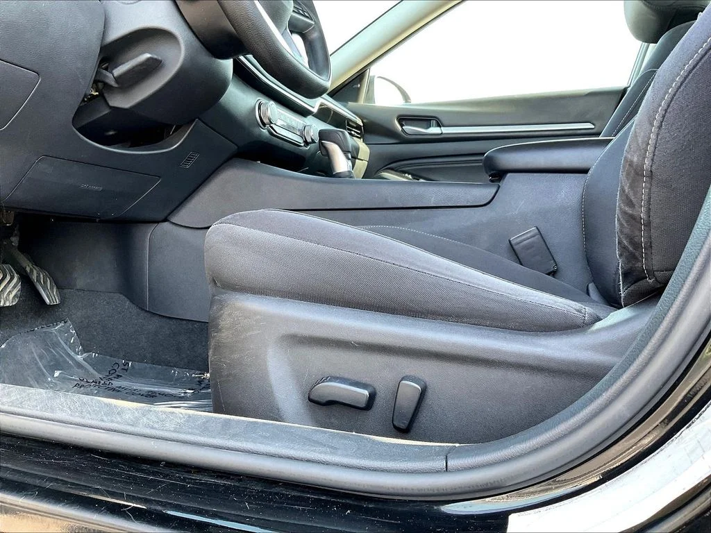 Certified Used 2021 Super Black Nissan 2.5 SV image 37