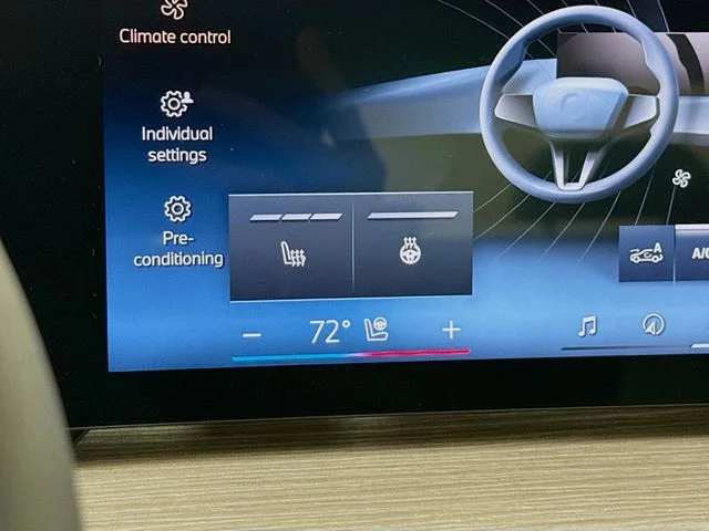 2025 BMW 3 Series 330i - Photo 20
