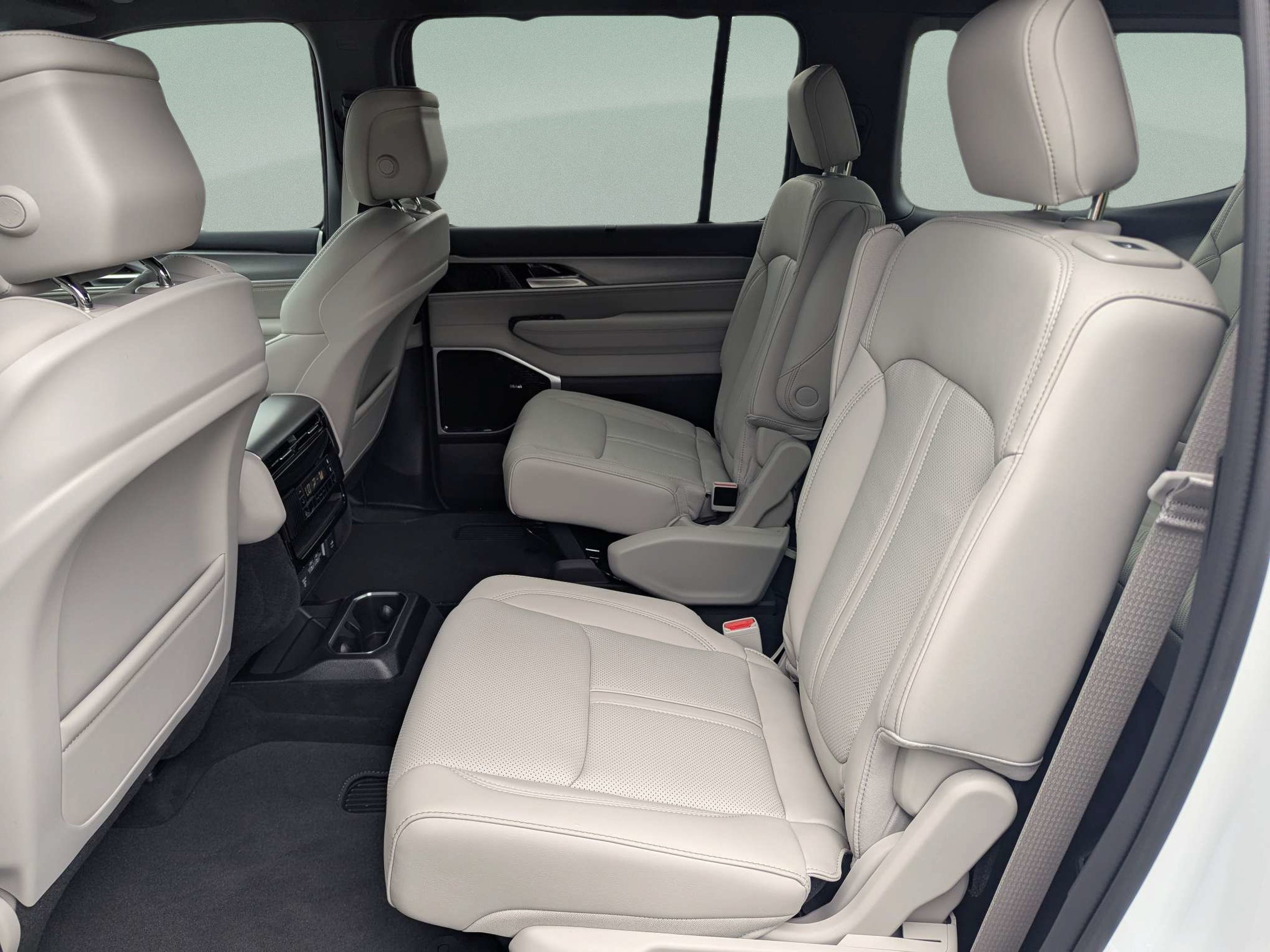 New 2026 Bright White Clearcoat Jeep Limited Reserve image 12