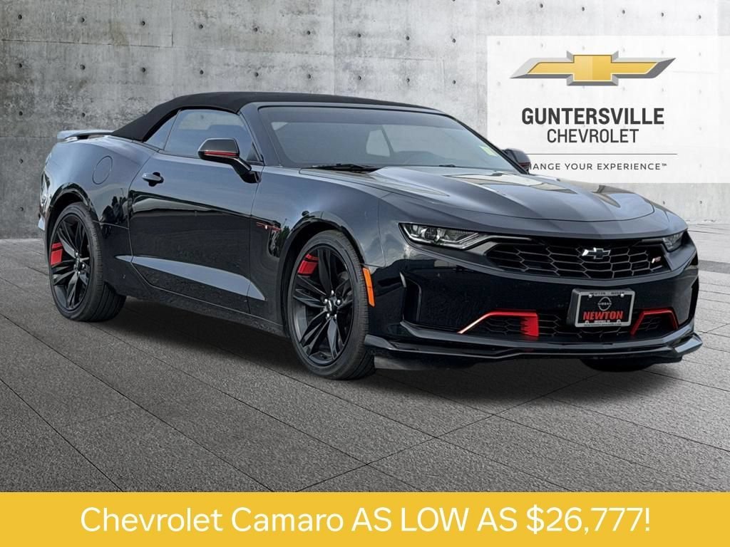 Used 2022 BLACK Chevrolet 2LT image 1