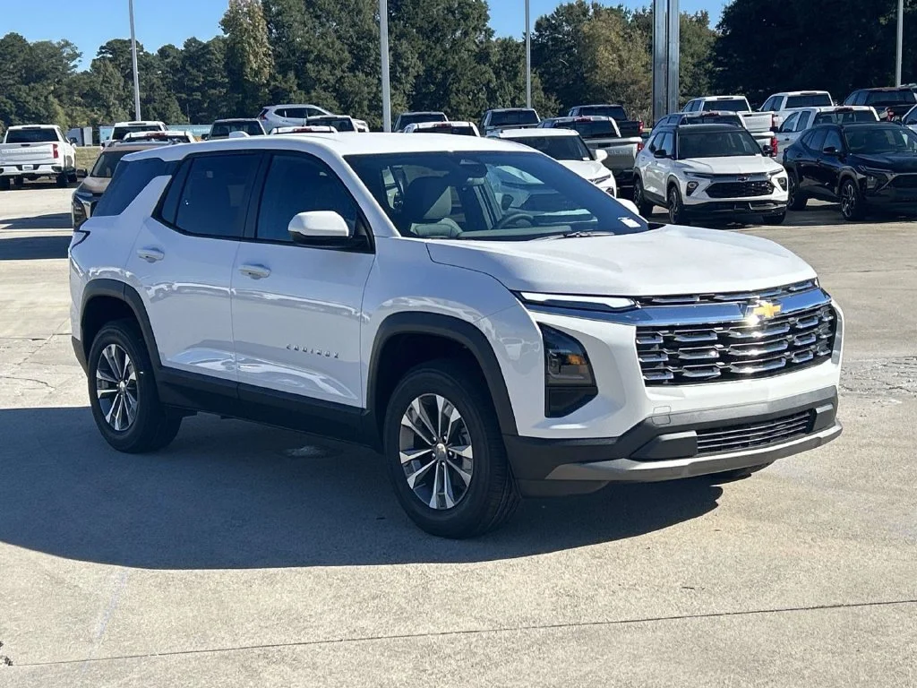 2027 Chevrolet Equinox LT - Photo 6