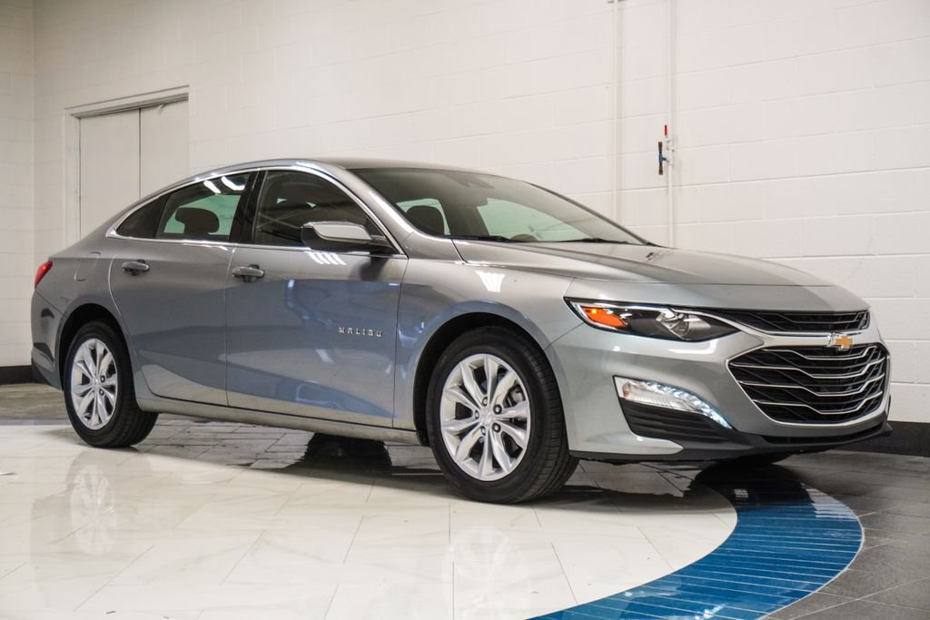 Used 2025 Gray Chevrolet LT image 27