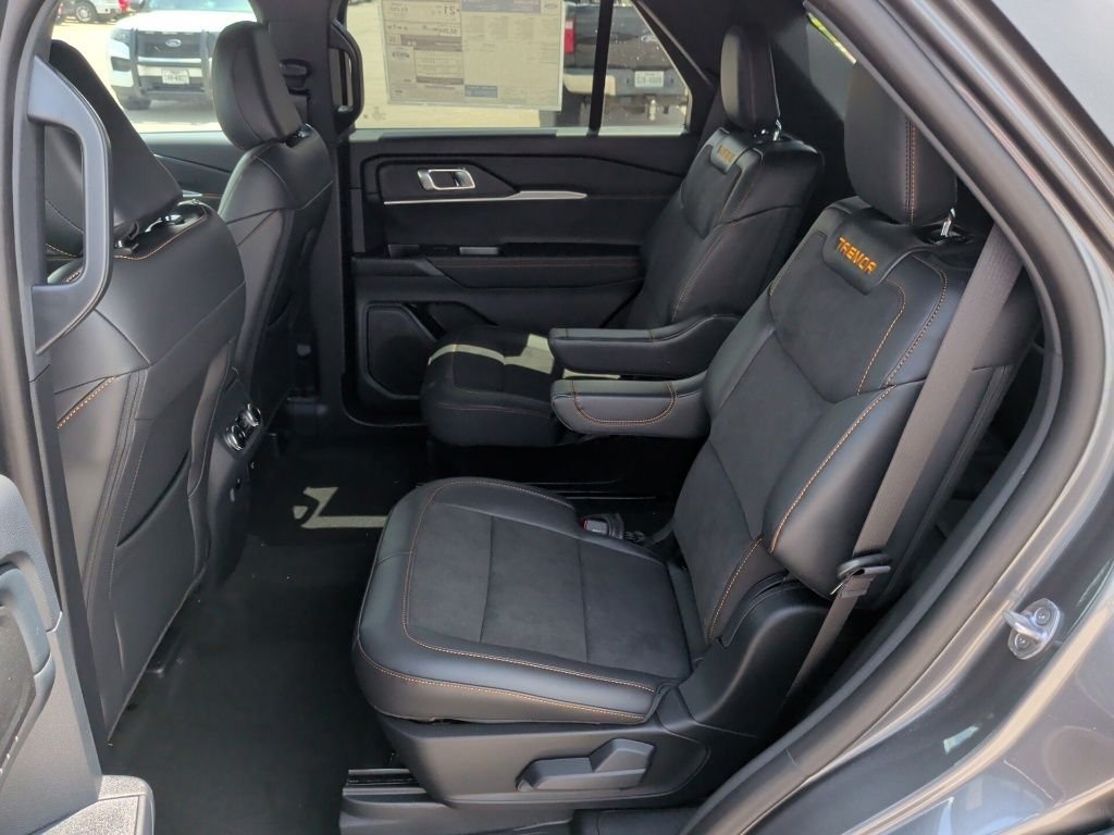 New 2026 Carbonized Gray Metallic Ford Tremor® image 36