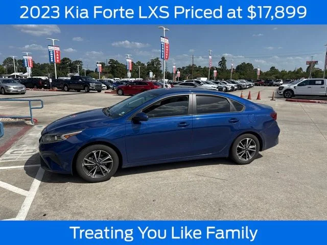 Used 2023 Deep Sea Blue Kia LXS image 1