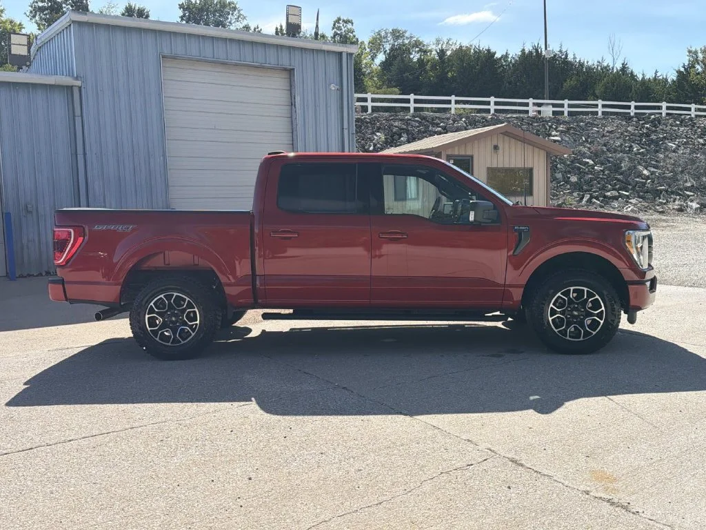 Used 2023 Chili Pepper Red Ford XLT image 3