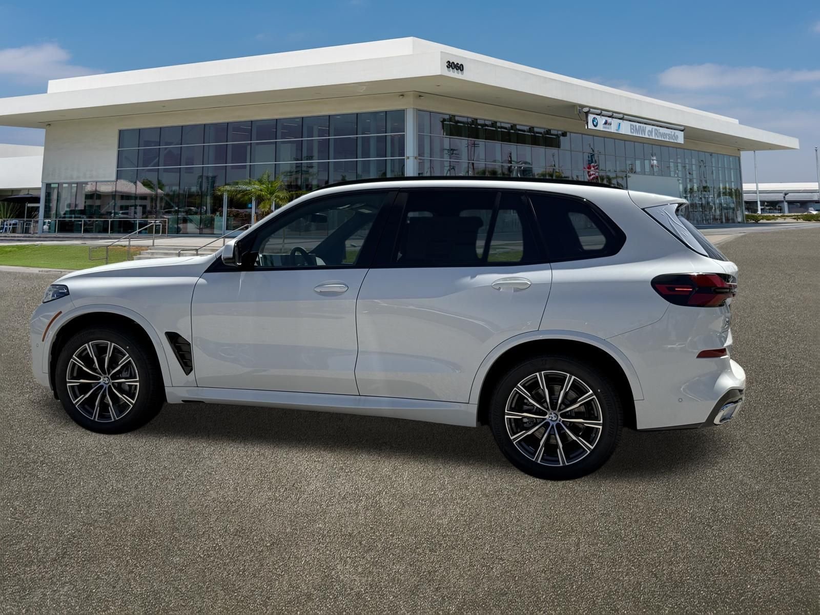 New 2026 Alpine White BMW sDrive40i image 7