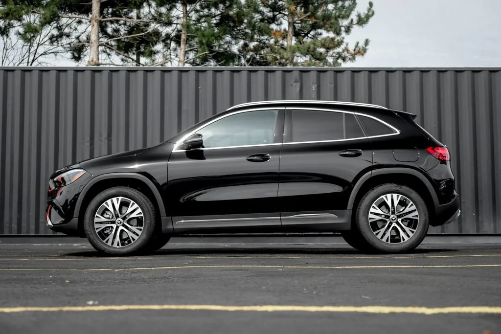 New 2026 Night Black Mercedes-Benz GLA 250 image 37