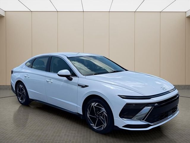 Used 2026 White Hyundai SEL Sport image 2
