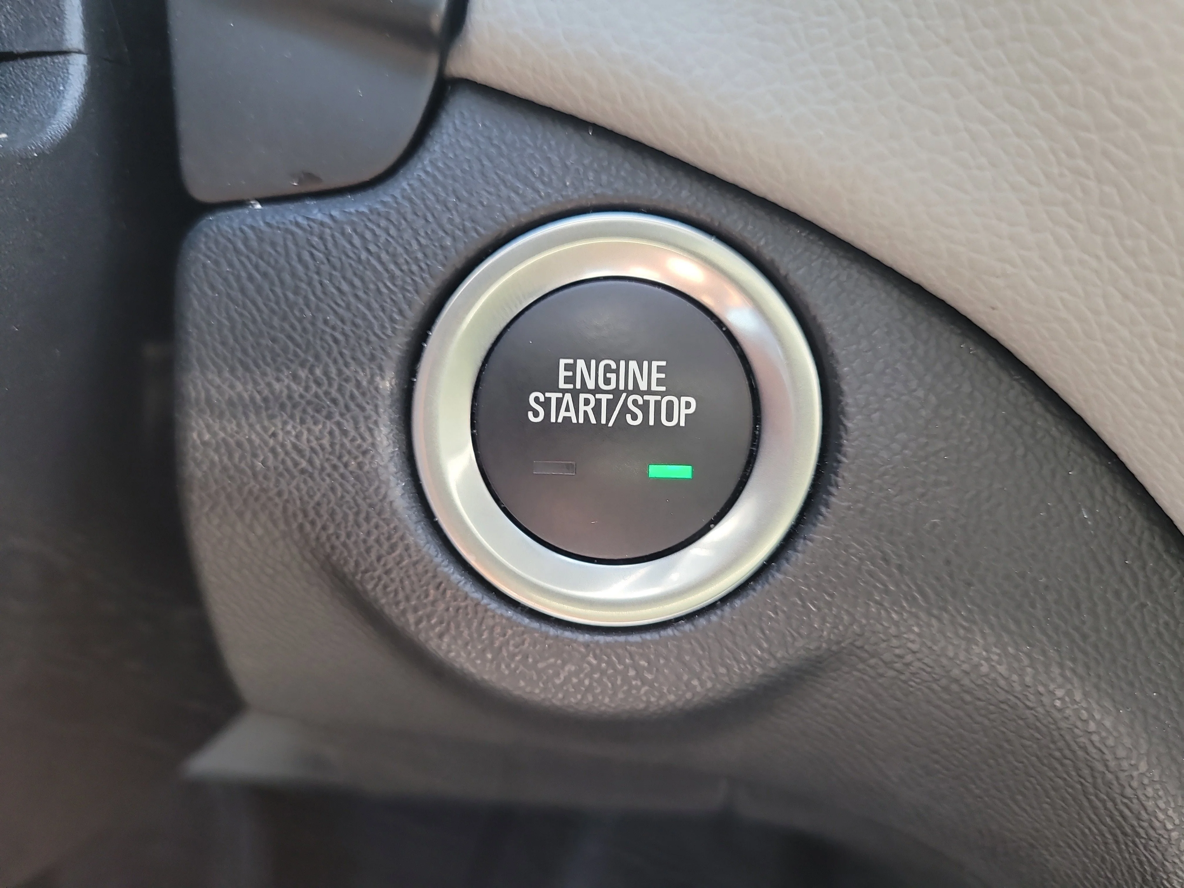 Used 2024 Summit White Chevrolet LT image 27