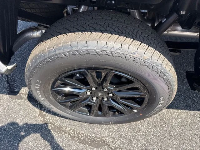 New 2026 Avalanche Ford Platinum® image 17