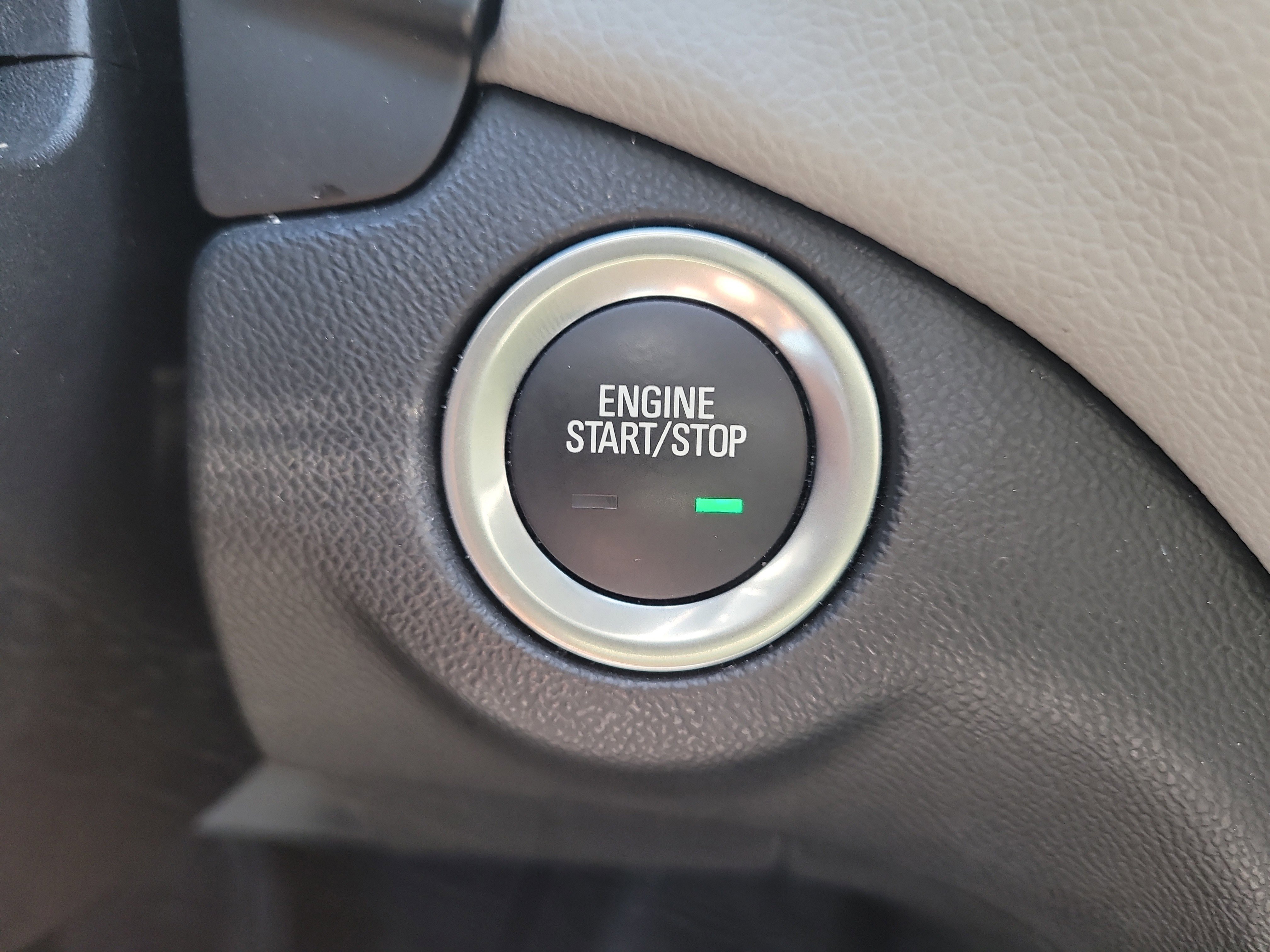 Used 2024 Summit White Chevrolet LT image 27