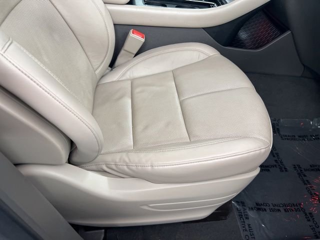 Used 2023 White Lincoln Reserve image 29