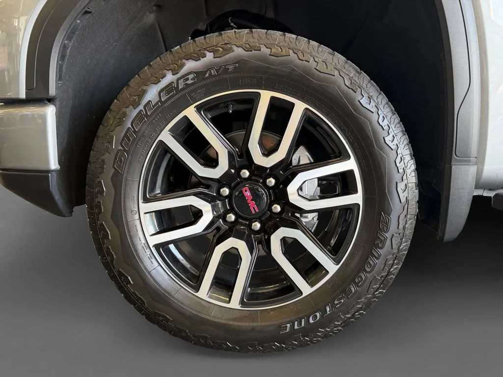 Used 2025 Sterling Metallic GMC AT4 image 15
