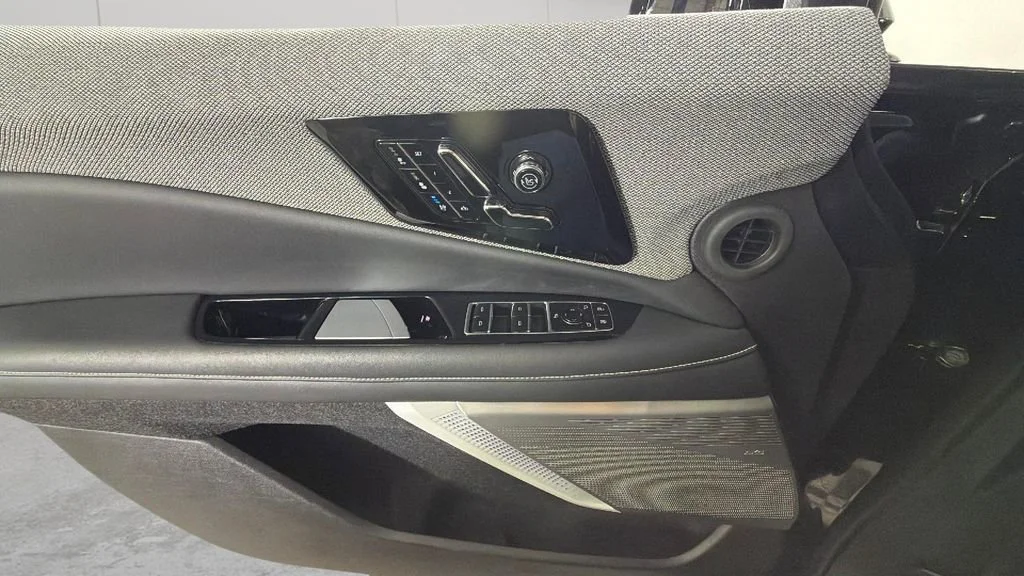 Used 2025 Black Raven Cadillac Luxury 2 image 27