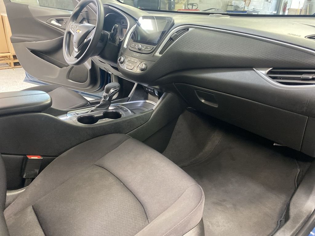 Used 2024 Lakeshore Blue Chevrolet LT image 37
