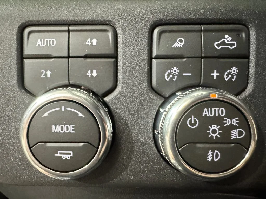 New 2026 Sterling Metallic GMC Elevation image 22
