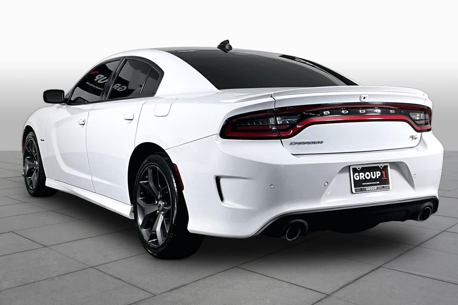 Used 2018 White Knuckle Clearcoat Dodge R/T image 12