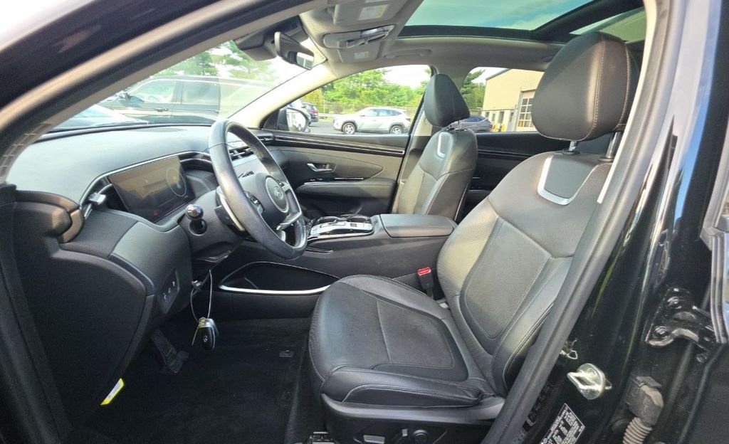 Used 2023 Black Hyundai Limited image 5