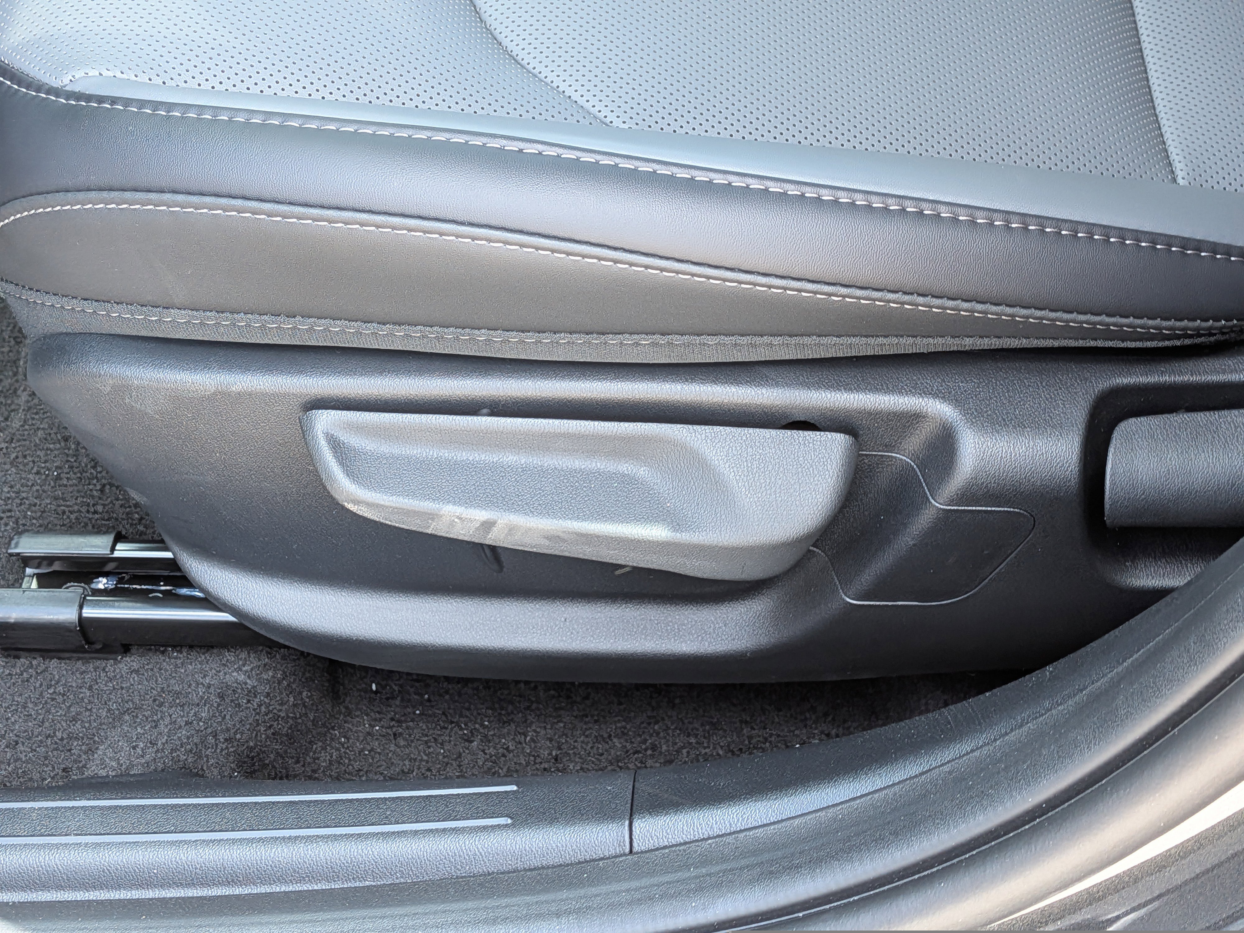 New 2026 Interstellar Gray Kia EX image 21