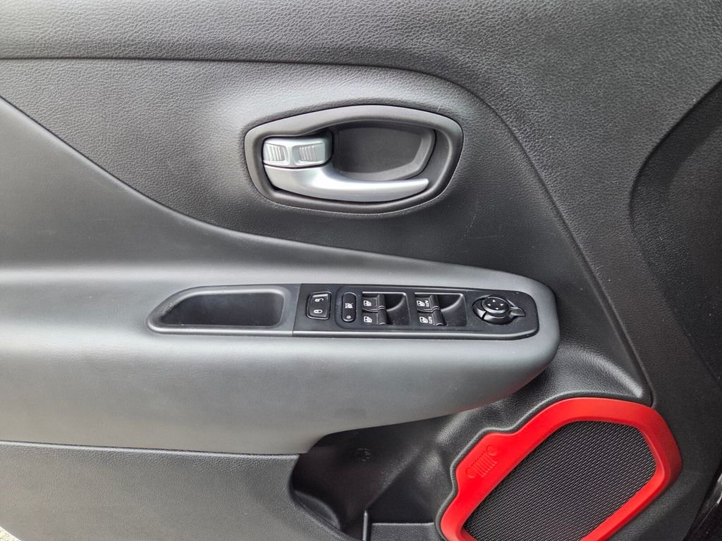 Used 2022 Black Jeep Trailhawk image 21
