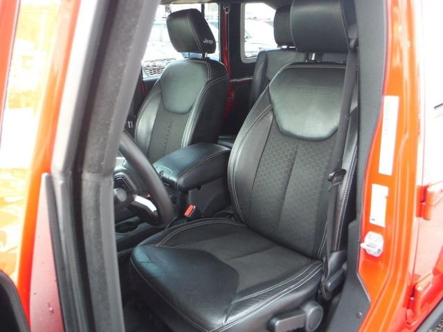 Used 2018 Red Jeep Unlimited Sport image 19