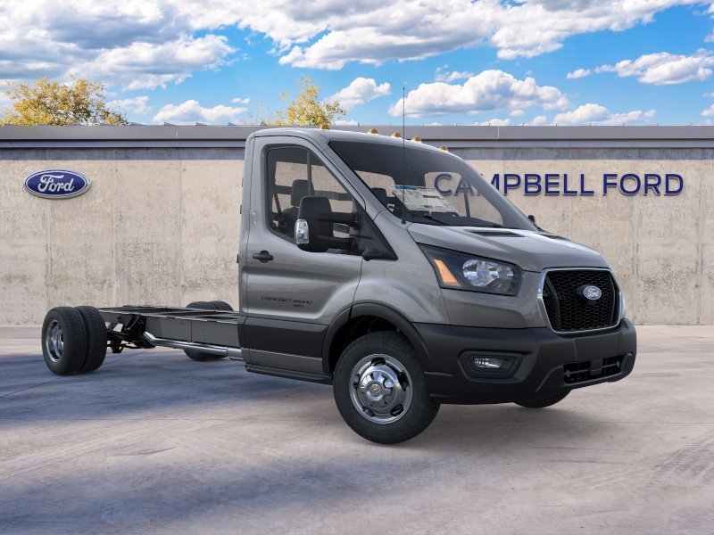 New 2026 Carbonized Gray Metallic Ford Cutaway image 28