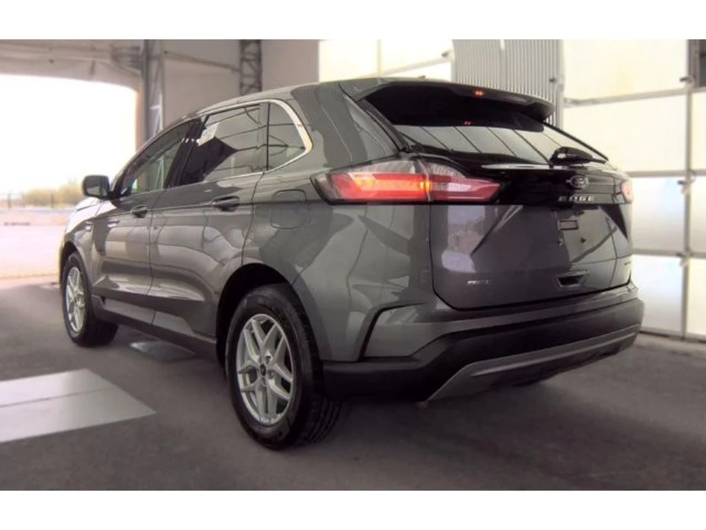 Used 2023 Carbonized Gray Metallic Ford SEL image 4